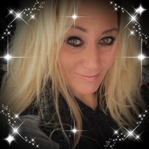 Meet your Posher, Dee-dee